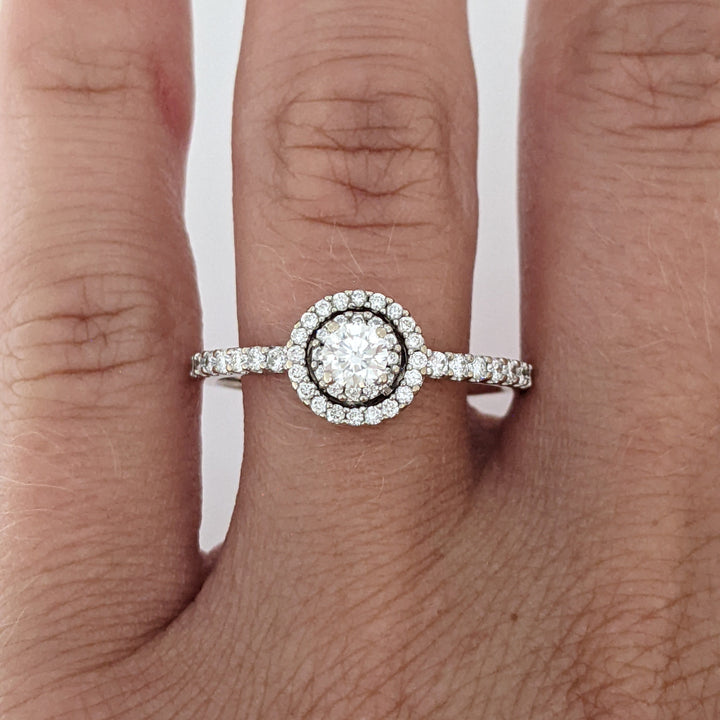 14K WHITE .56 CARAT TOTAL WEIGHT SI2 H DIAMOND ROUND (47) HALO ESTATE RING 2.2 GRAMS