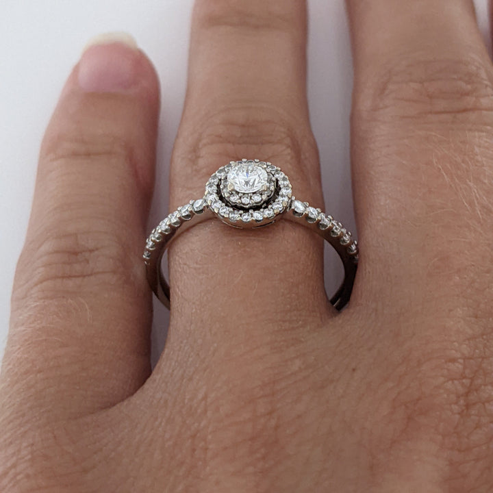 14K WHITE .56 CARAT TOTAL WEIGHT SI2 H DIAMOND ROUND (47) HALO ESTATE RING 2.2 GRAMS