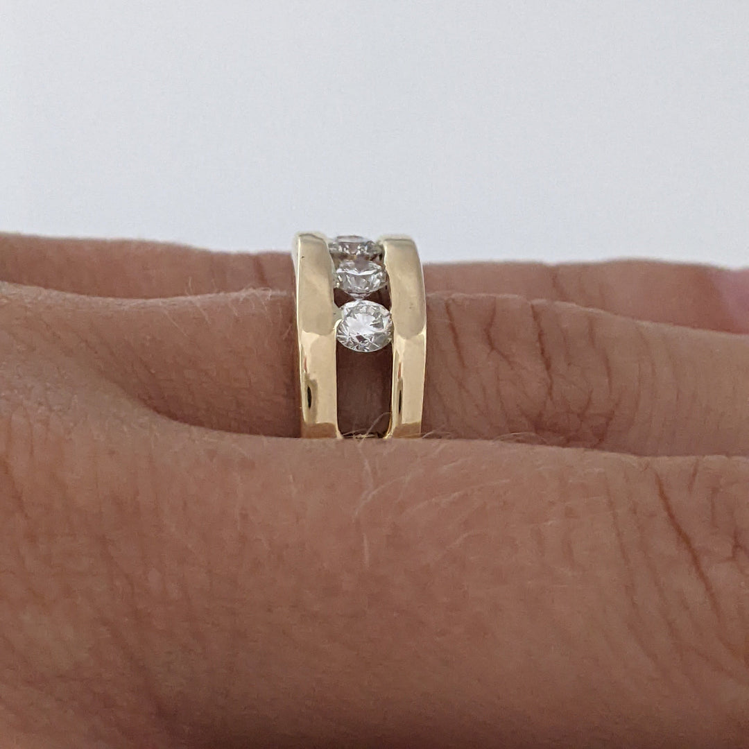 14K .60 CARAT TOTAL WEIGHT VS2 I DIAMOND ROUND (4) ESTATE CHANNEL BAND 6.5 GRAMS