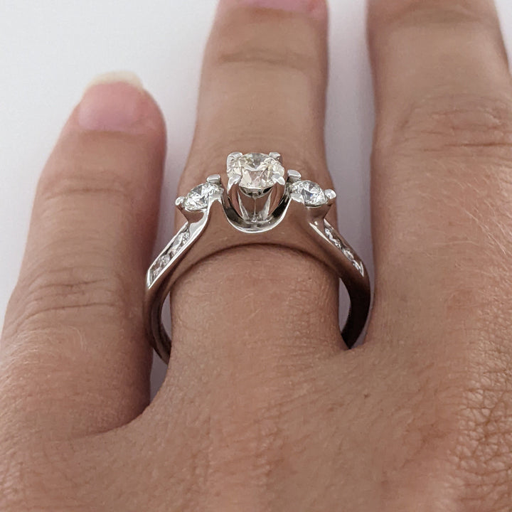 14K WHITE .1.19 CARAT TOTAL WEIGHT SI1 N (1) H (6) DIAMOND ROUND ESTATE RING 4.3 GRAMS