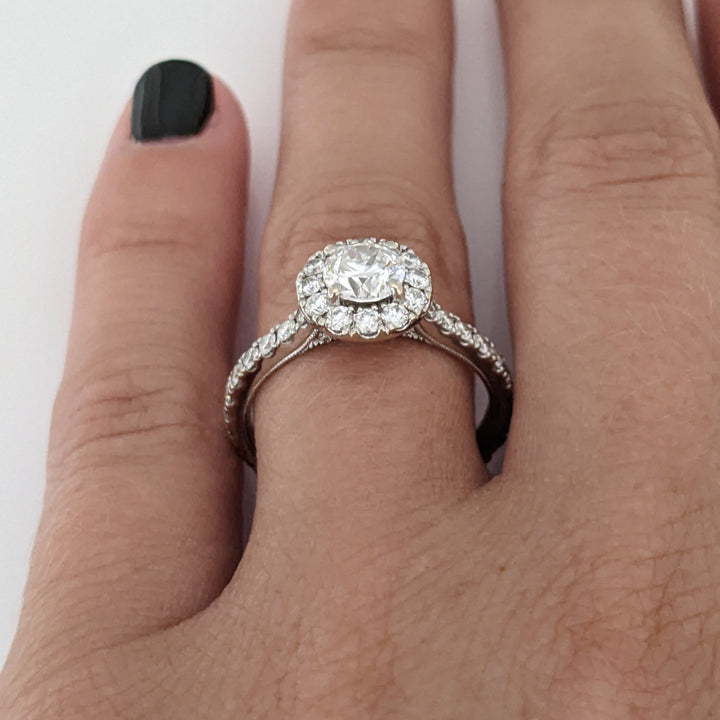 14K WHITE 1.37 CARAT TOTAL WEIGHT SI2 F DIAMOND ROUND (55) ESTATE "NEIL LANE" HALO RING 3.2 GRAMS