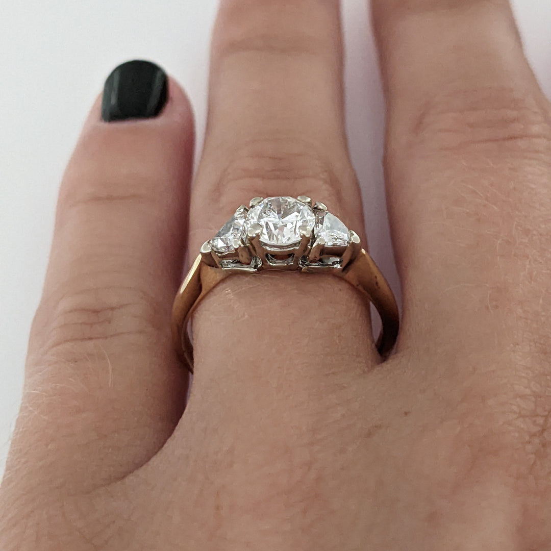 14K .93 CARAT TOTAL WEIGHT SI1 F DIAMOND ROUND WITH (2) TRILLION TRINITY ESTATE RING 2.4 GRAMS