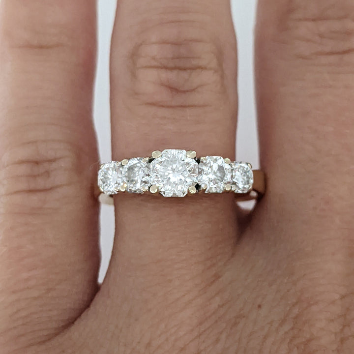 18K 1.95 CARAT TOTAL WEIGHT VVS2 F DIAMOND ROUND (5) ESTATE RING 4.9 GRAMS
