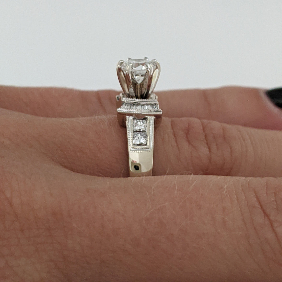 18K WHITE .70 CARAT TOTAL VS2 E DIAMOND ROUND WITH (12) BAGUETTE CUT AND (4) PRINCESS CUT ESTATE RING 5.4 GRAMS