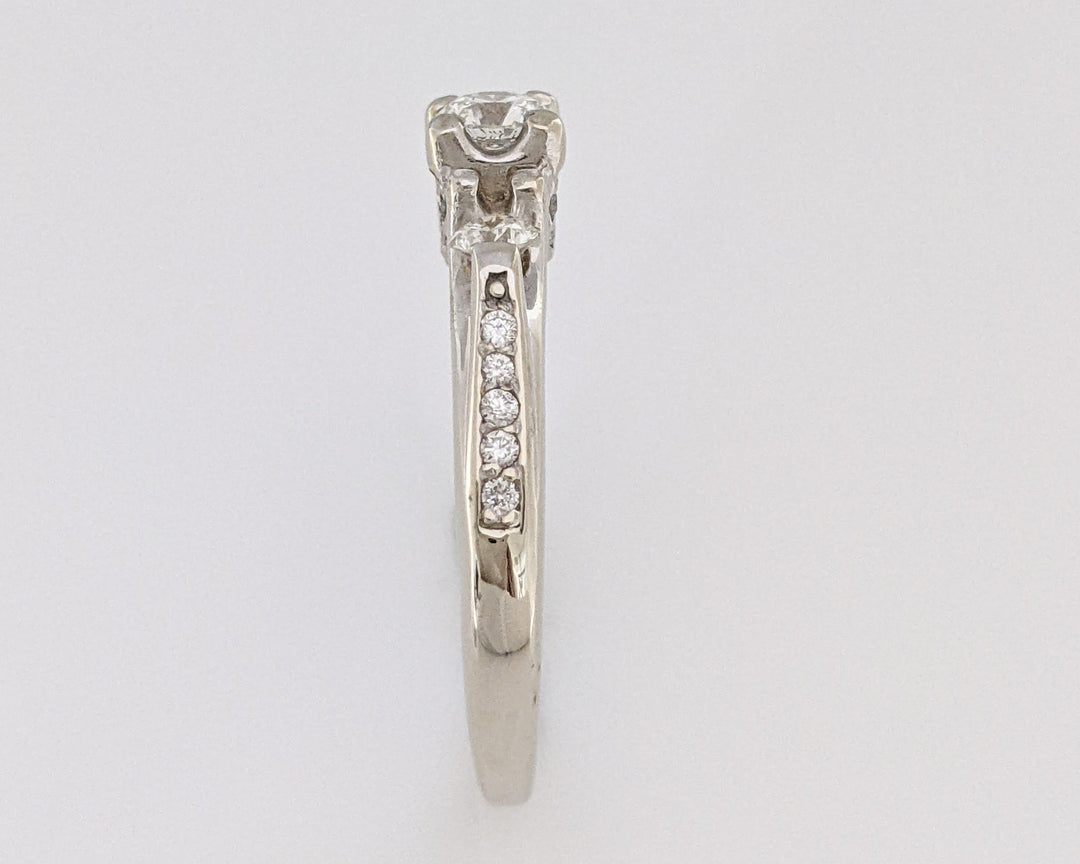 14K WHITE .46 CARAT TOTAL WEIGHT SI2 H DIAMOND ROUND (13) TRINITY ESTATE RING 3.2G