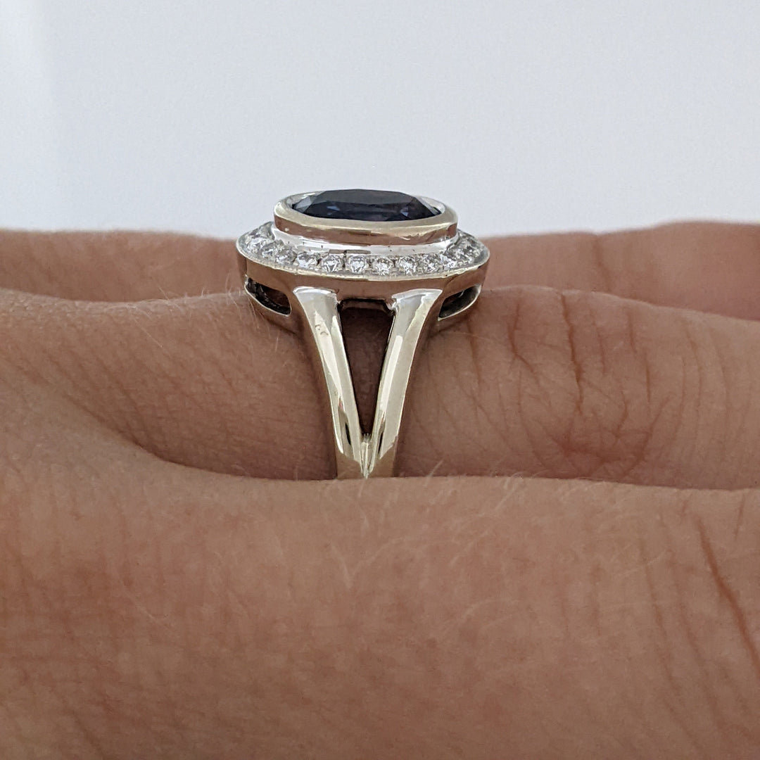 14K CEYLON SAPPHIRE OVAL 1.40 CARAT TOTAL WITH .15 DIAMOND TOTAL WEIGHT BEZEL ESTATE RING 4.6 GRAMS