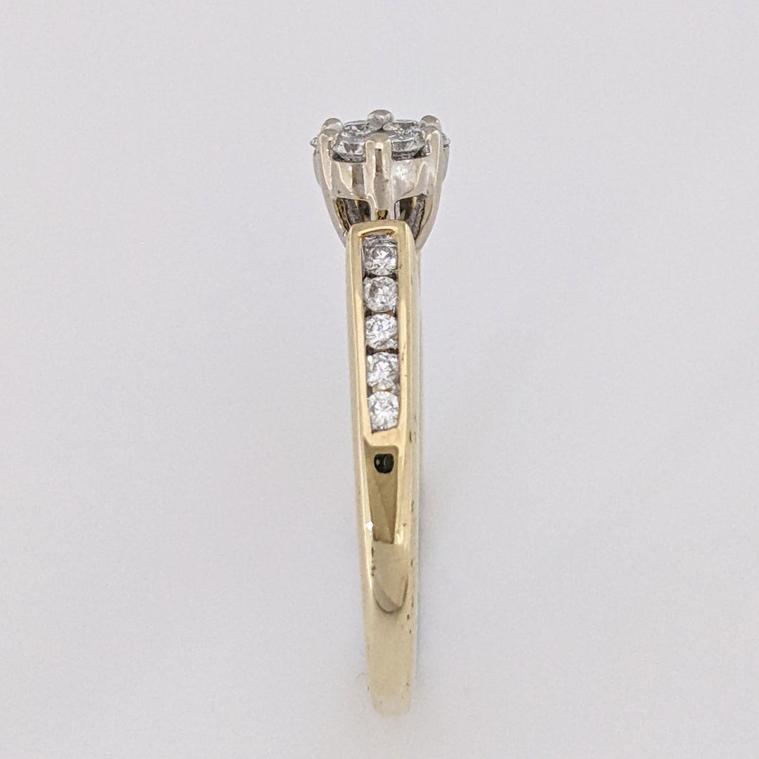10K .41 CARAT TOTAL WEIGHT I1 H DIAMOND ROUND (17) CLUSTER TOP ESTATE RING 3.0 GRAMS