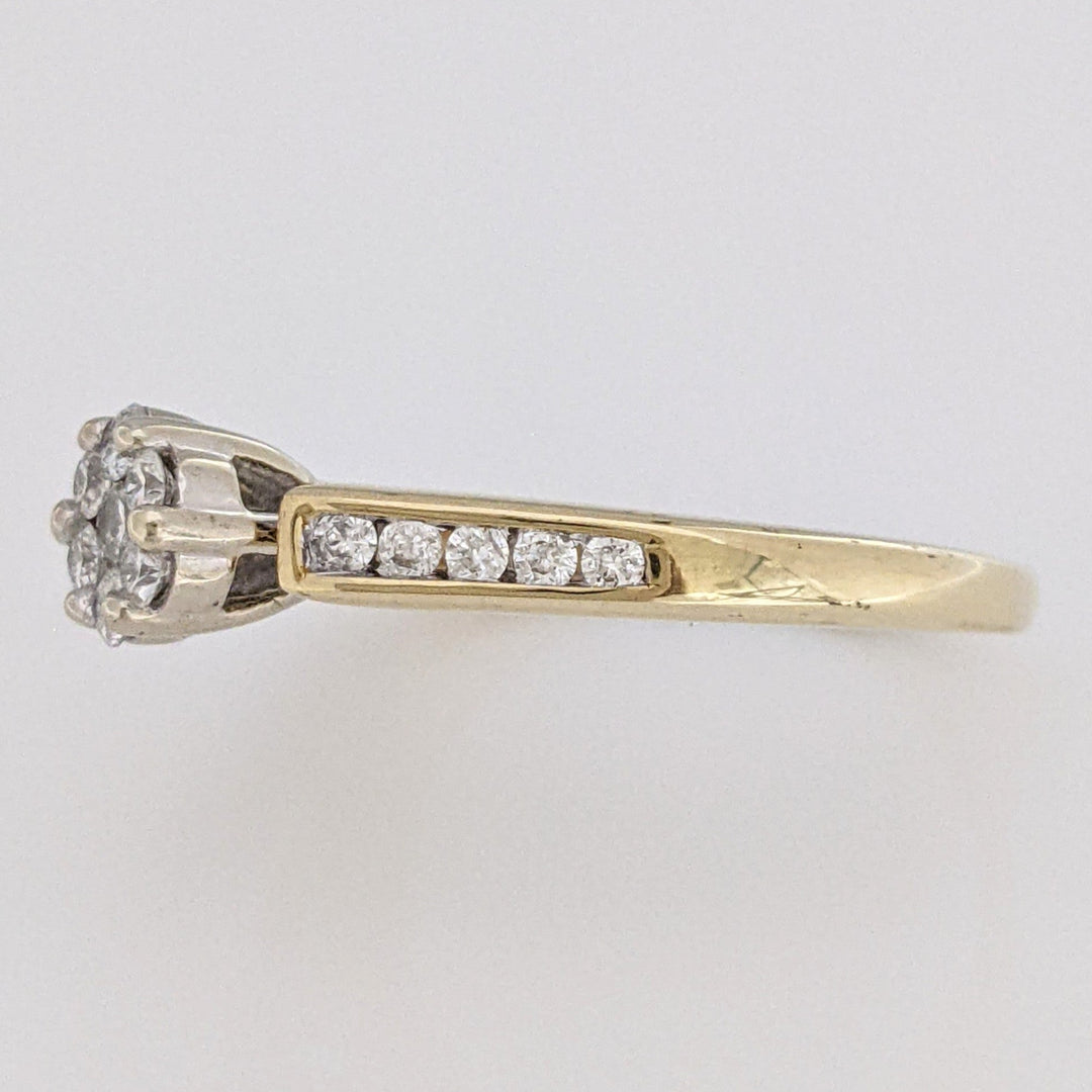 10K .41 CARAT TOTAL WEIGHT I1 H DIAMOND ROUND (17) CLUSTER TOP ESTATE RING 3.0 GRAMS