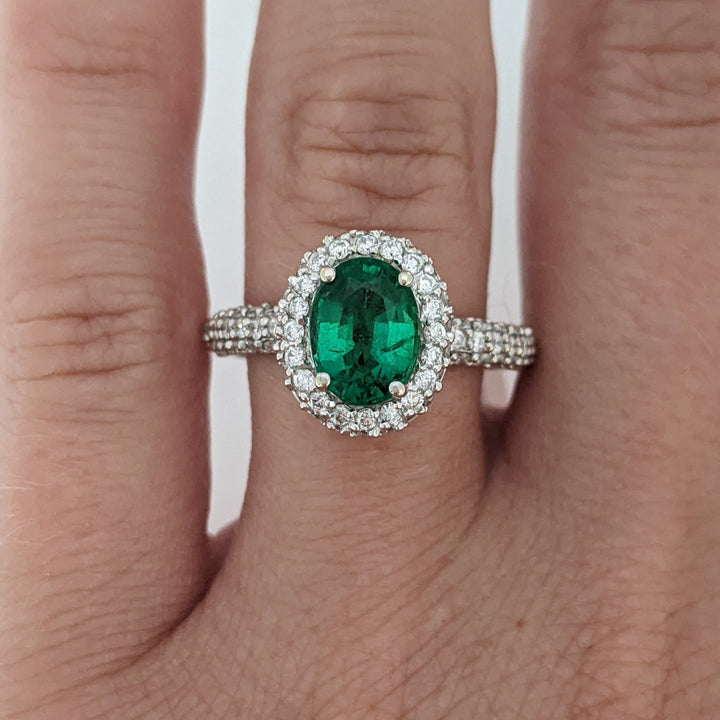 18K WHITE 1.25 CARAT TOTAL EMERALD ROUND WITH .78 DIAMOND TOTAL WEIGHT HALO ESTATE RING 4.5 GRAMS