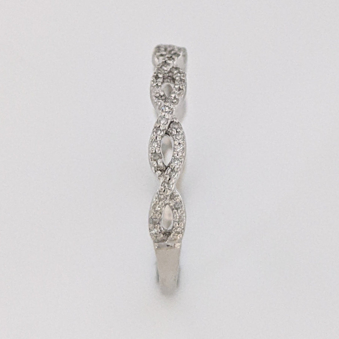10K WHITE .21 CARAT TOTAL WEIGHT DIAMOND ROUND (70) TWIST ESTATE BAND 1.2 GRAMS