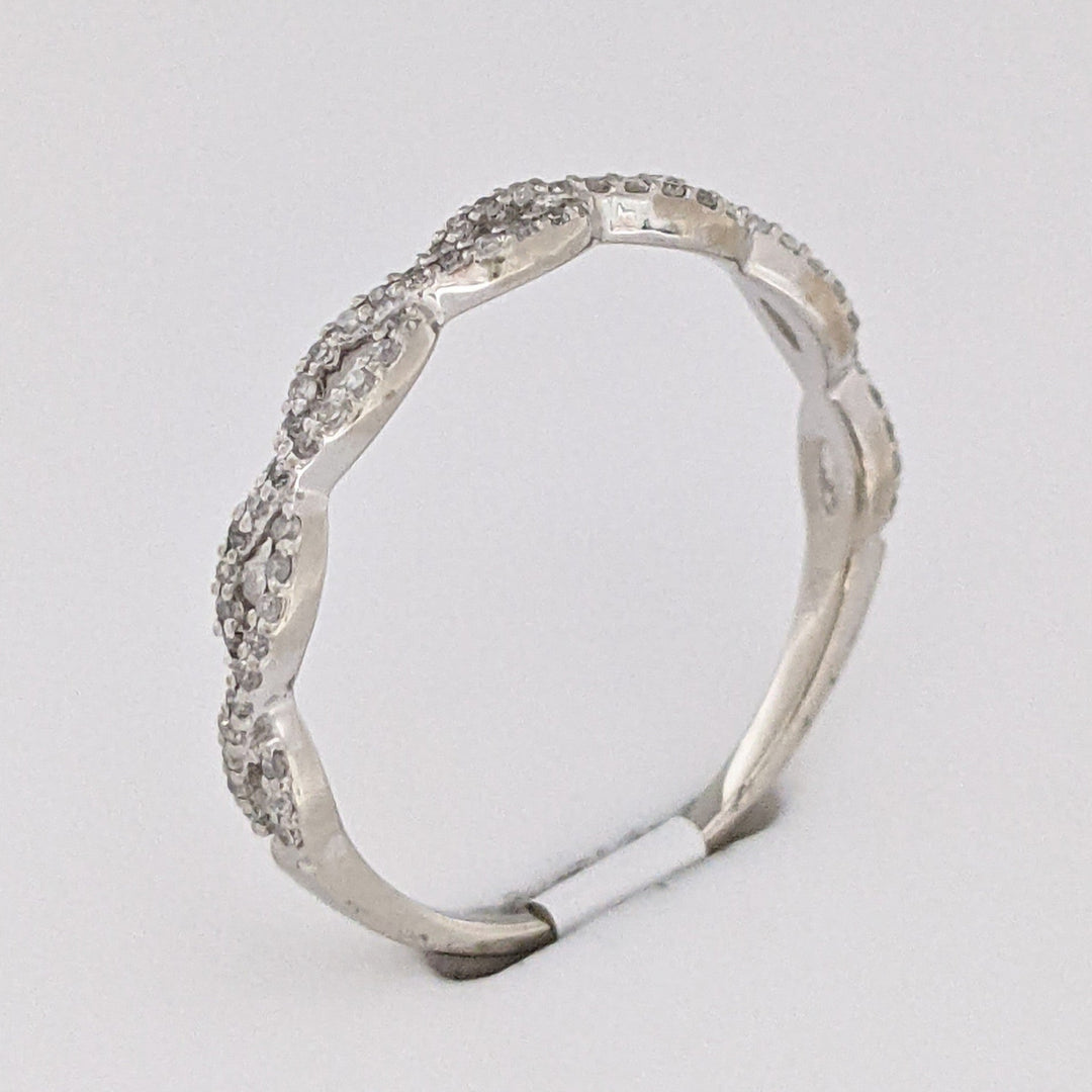 10K WHITE .21 CARAT TOTAL WEIGHT DIAMOND ROUND (70) TWIST ESTATE BAND 1.2 GRAMS