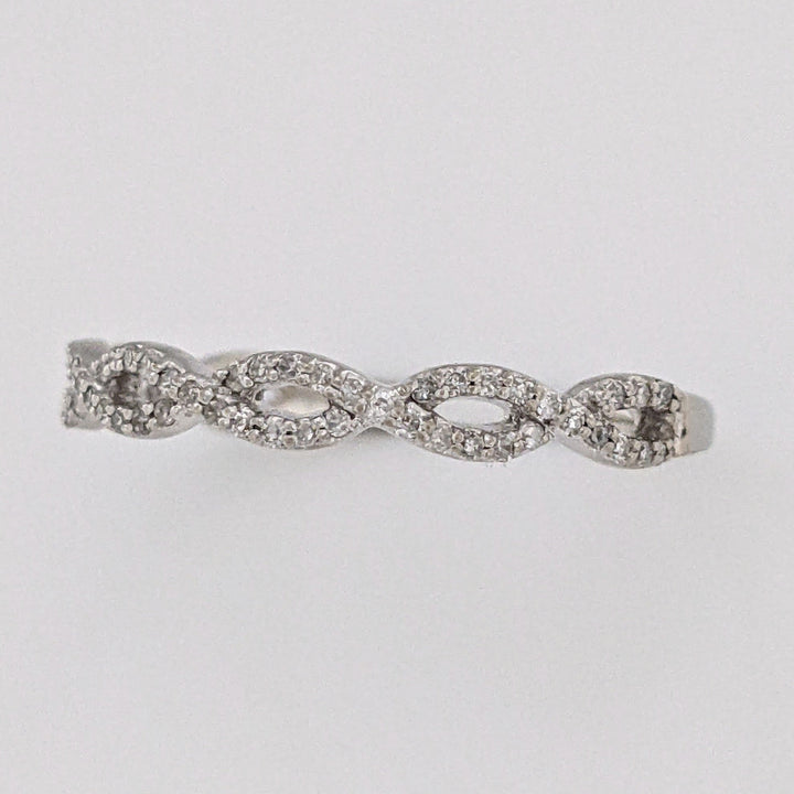 10K WHITE .21 CARAT TOTAL WEIGHT DIAMOND ROUND (70) TWIST ESTATE BAND 1.2 GRAMS