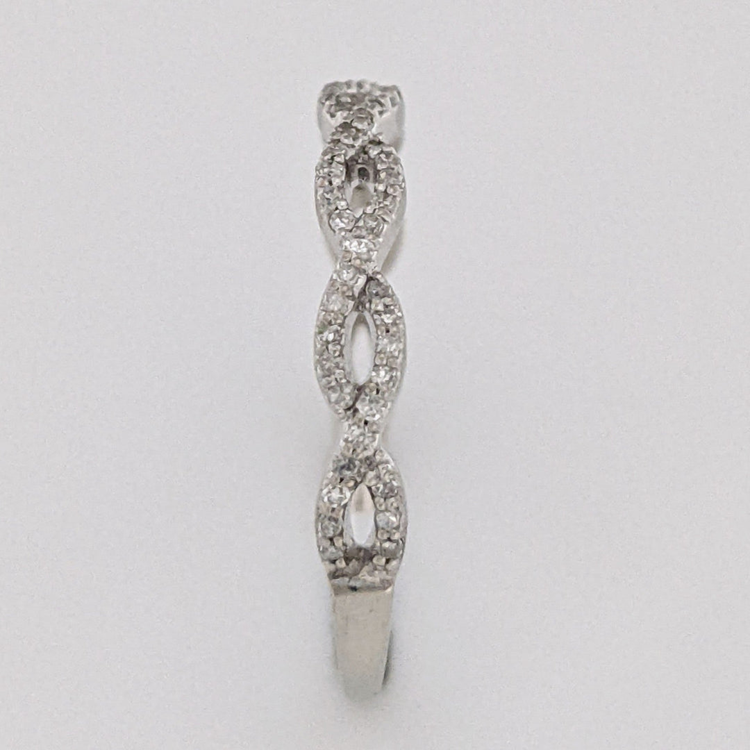 10K WHITE .21 CARAT TOTAL WEIGHT DIAMOND ROUND (70) TWIST ESTATE BAND 1.2 GRAMS