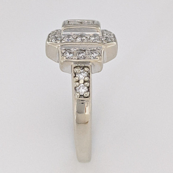 14K WHITE .68 CARAT TOTAL WEIGHT SI2 H DIAMOND PRINCESS CUT (4) ROUND (24) ESTATE RING 4.0 GRAMS