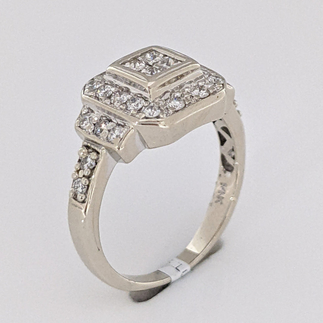 14K WHITE .68 CARAT TOTAL WEIGHT SI2 H DIAMOND PRINCESS CUT (4) ROUND (24) ESTATE RING 4.0 GRAMS