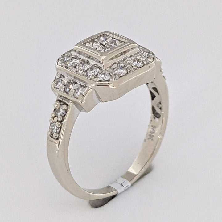 14K WHITE .68 CARAT TOTAL WEIGHT SI2 H DIAMOND PRINCESS CUT (4) ROUND (24) ESTATE RING 4.0 GRAMS