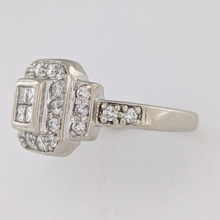 14K WHITE .68 CARAT TOTAL WEIGHT SI2 H DIAMOND PRINCESS CUT (4) ROUND (24) ESTATE RING 4.0 GRAMS