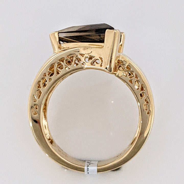 14K SMOKEY QUARTZ TRILLION 12MM WITH (4) PRINCESS CUT PERIDOT 3MM ESTATE RING 9.9 GRAMS