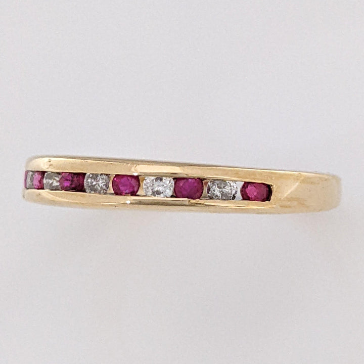 10K RUBY ROUND (6) DIAMOND (7) ESTATE CHANNEL-SET BAND 2.7 GRAMS
