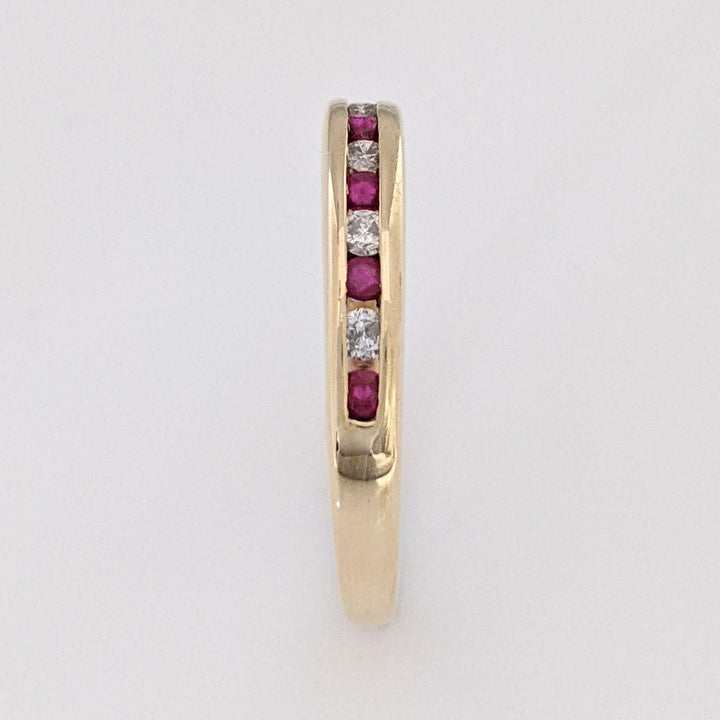 10K RUBY ROUND (6) DIAMOND (7) ESTATE CHANNEL-SET BAND 2.7 GRAMS