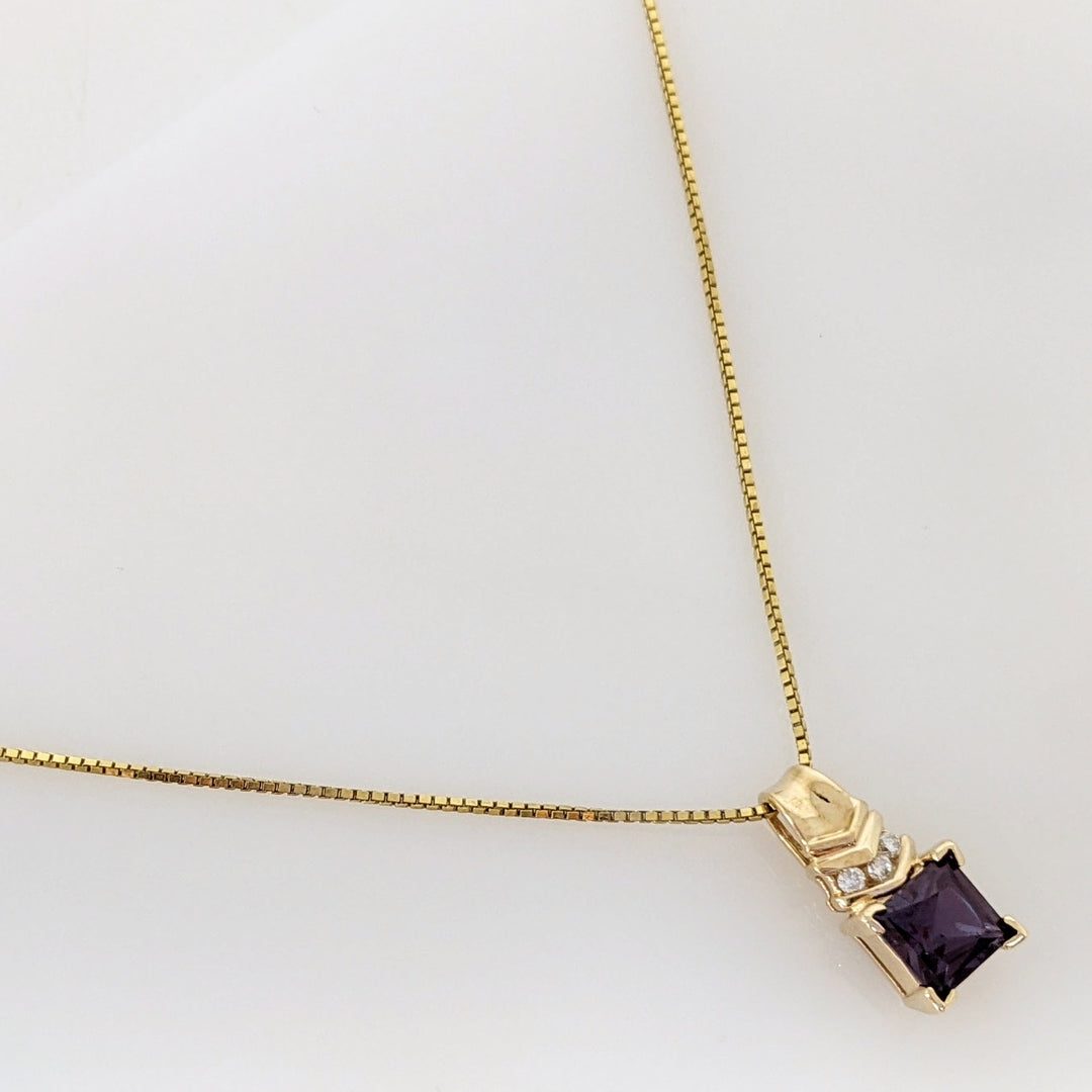 14K CHATHAM ALEXANDRITE PRINCESS CUT 6MM WITH (3) MELEE ESTATE PENDANT & CHAIN 3.8 GRAMS