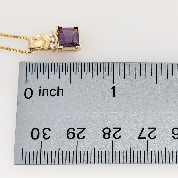 14K CHATHAM ALEXANDRITE PRINCESS CUT 6MM WITH (3) MELEE ESTATE PENDANT & CHAIN 3.8 GRAMS