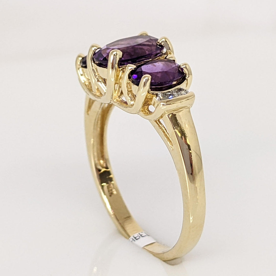 10K AMETHYST OVAL 6X8 (1) 4X6 (2) WITH (4) MELEE ESTATE RING 3.4 GRAMS