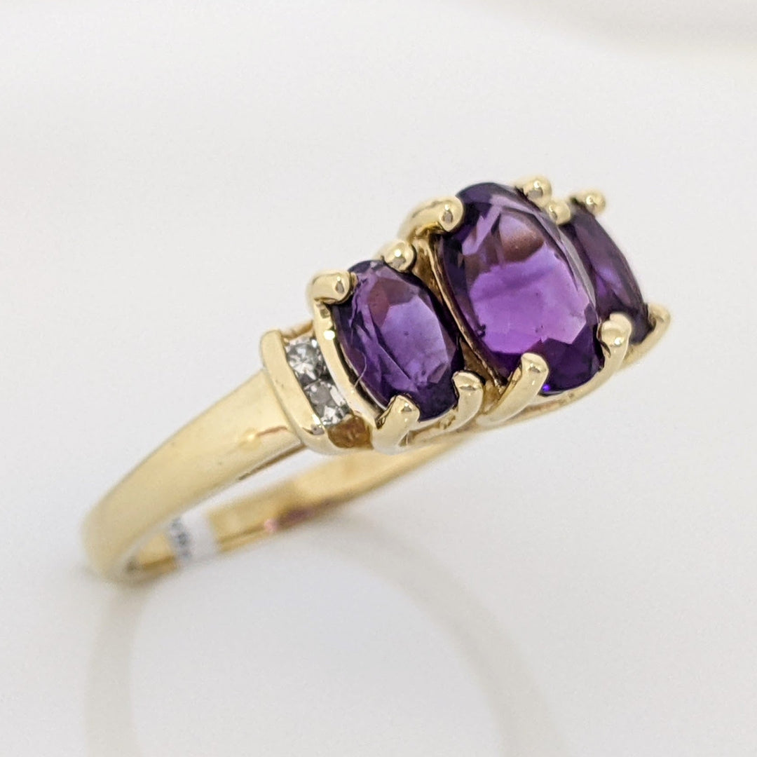 10K AMETHYST OVAL 6X8 (1) 4X6 (2) WITH (4) MELEE ESTATE RING 3.4 GRAMS
