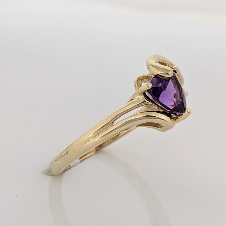 10K AMETHYST TRILLION CUT 6MM BYPASS ESTATE RING 2.3 GRAMS