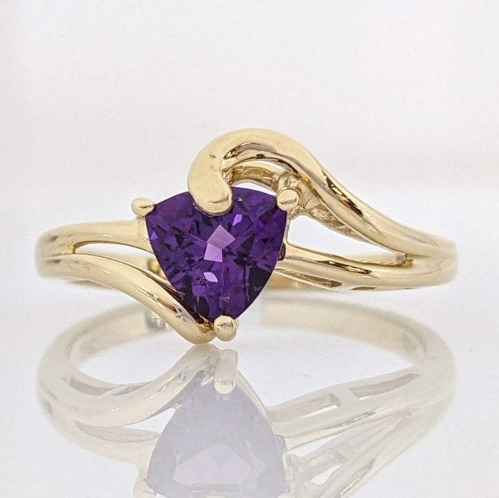 10K AMETHYST TRILLION CUT 6MM BYPASS ESTATE RING 2.3 GRAMS