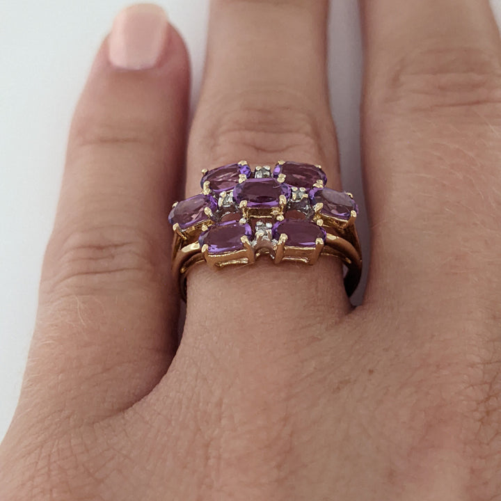10K AMETHYST OVAL (7) 3X5 WTH (4) MELEE ESTATE RING 2.7 GRAMS