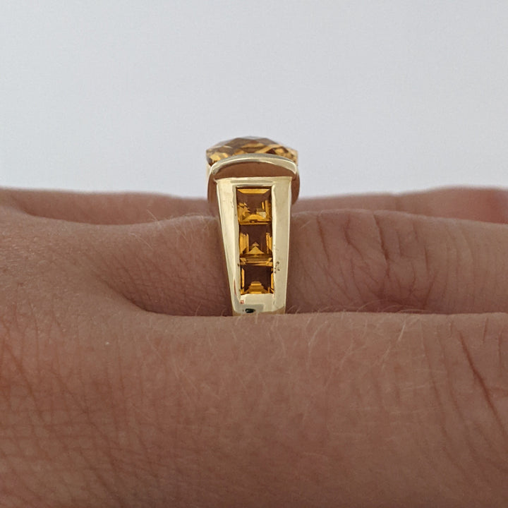14K CITRINE CUSHION CUT 8X10 BAR SET WITH (6) PRINCESS CUT ESTATE RING 5.1 GRAMS