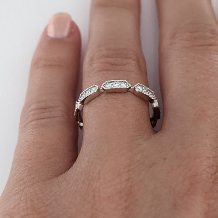 14K WHITE .24 CARAT TOAL WEIGHT SI2 H DIAMOND ROUND (21) LINK MILGRAIN ESTATE BAND 1.6 GRAMS