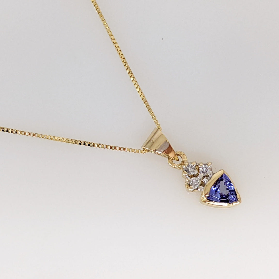 14K TANZANITE TRILLION 4MM WITH (3) MELEE ESTATE PENDANT & CHAIN 1.8 GRAMS
