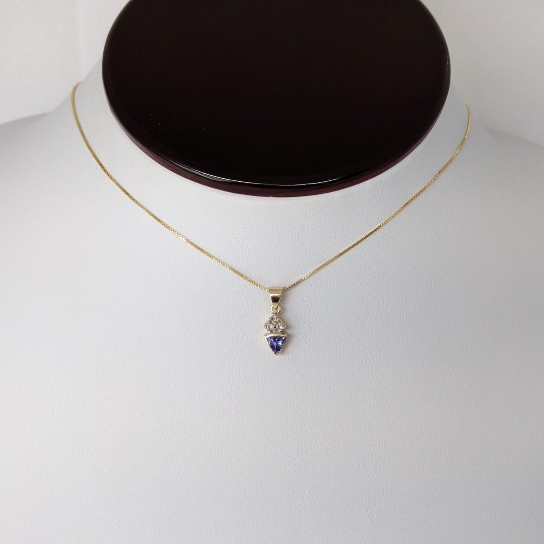 14K TANZANITE TRILLION 4MM WITH (3) MELEE ESTATE PENDANT & CHAIN 1.8 GRAMS