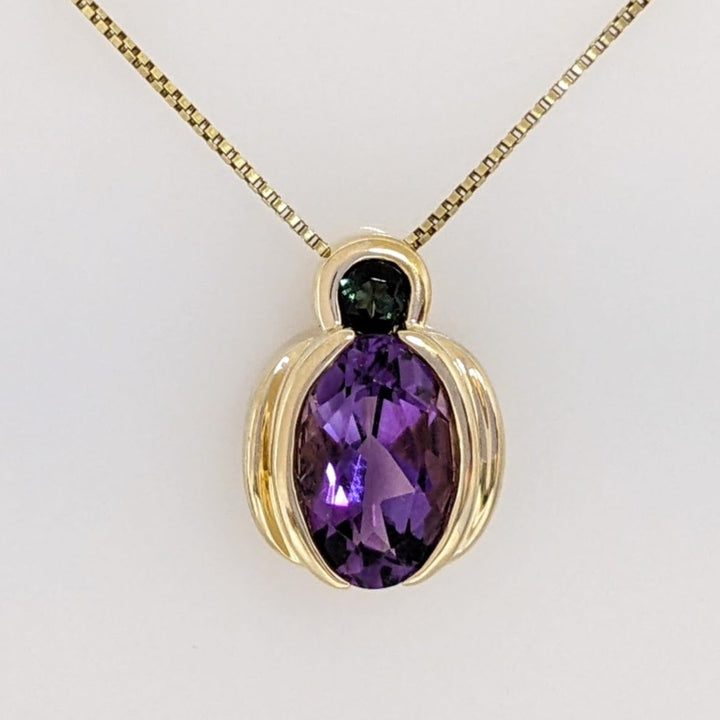 14K AMETHYST OVAL 7X10 WITH 3.0MM GREEN TOURMALINE BEZEL ESTATE PENDANT & CHAIN 3.7 GRAMS