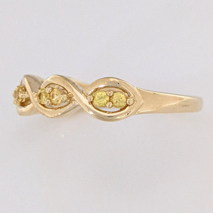 14K .10 CARAT TOTAL WEIGHT YELLOW DIAMOND ROUND (10) TWIST ESTATE BAND 2.5 GRAMS