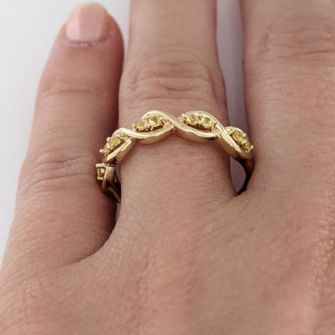 14K .10 CARAT TOTAL WEIGHT YELLOW DIAMOND ROUND (10) TWIST ESTATE BAND 2.5 GRAMS