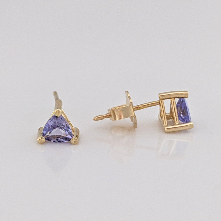 14K TANZANITE TRILLION 4MM ESTATE STUD EARRINGS 0.7 GRAMS