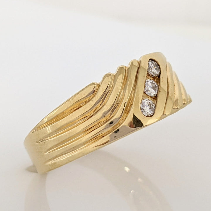 14K .13 CARAT TOTAL WEIGHT SI2 J (3) ROUND DIAMOND ESTATE RING 6.4 GRAMS