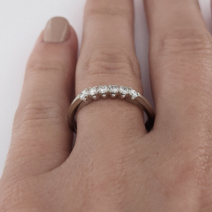 14K WHITE .20 CARAT TOTAL WEIGHT SI1 H DIAMOND ROUND (6) PRONG SET ESTATE BAND 2.0 GRAMS
