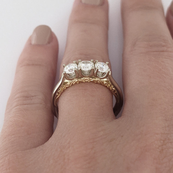 14K TWO-TONE .82 CARAT TOTAL WEIGHT VS2 I-J DIAMOND ROUND (3) ESTATE TRINITY RING 3.8 GRAMS