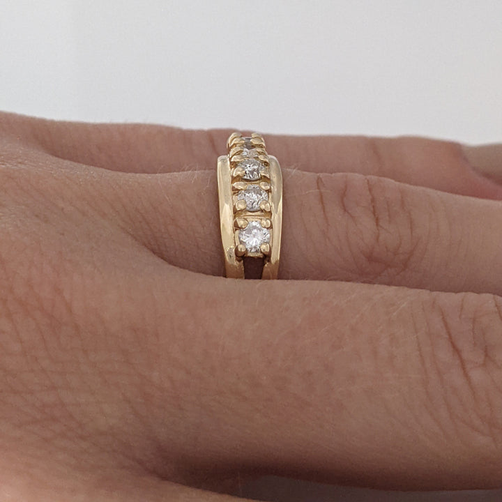 14K .50 CARAT TOTAL WEIGHT SI3-I1 H-I (6) ROUND DIAMOND ESTATE BAND 4.0 GRAMS