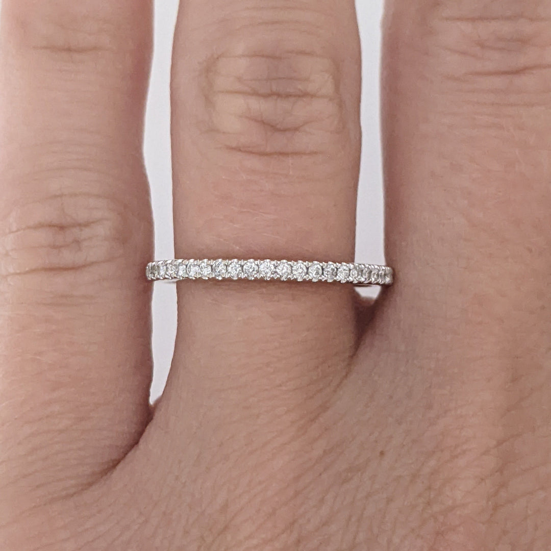 14K WHITE .11 CARAT TOTAL WEIGHT DIAMOND ROUND (22) ESTATE PRONG SET BAND 1.9 GRAMS