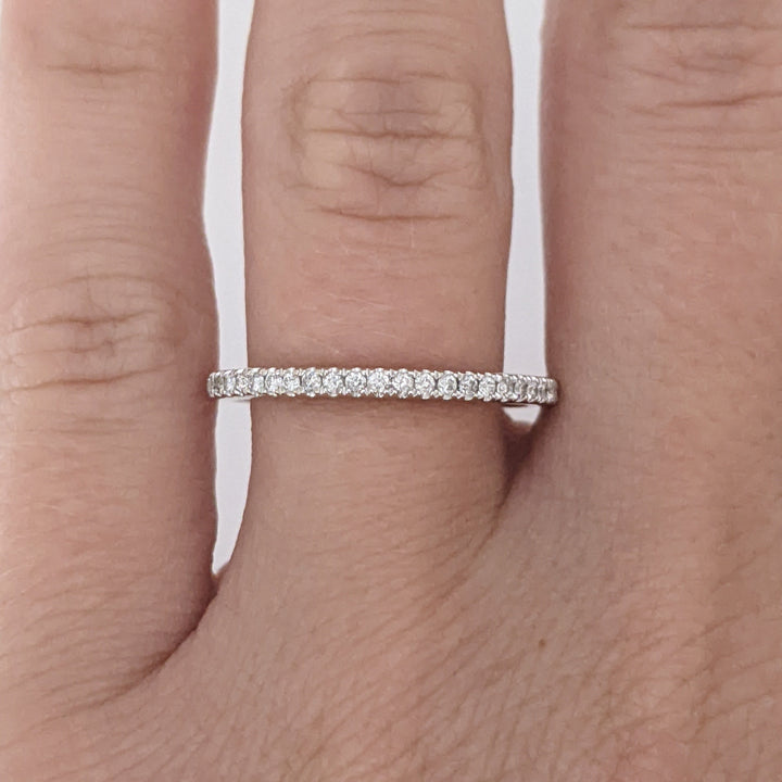 14K WHITE .11 CARAT TOTAL WEIGHT DIAMOND ROUND (22) ESTATE PRONG SET BAND 1.9 GRAMS