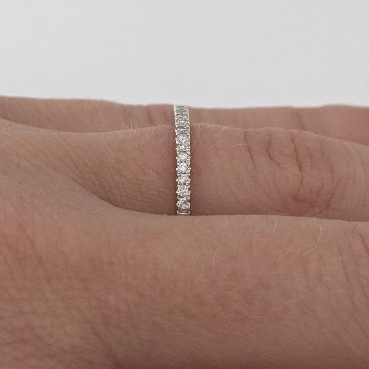 14K WHITE .11 CARAT TOTAL WEIGHT DIAMOND ROUND (22) ESTATE PRONG SET BAND 1.9 GRAMS