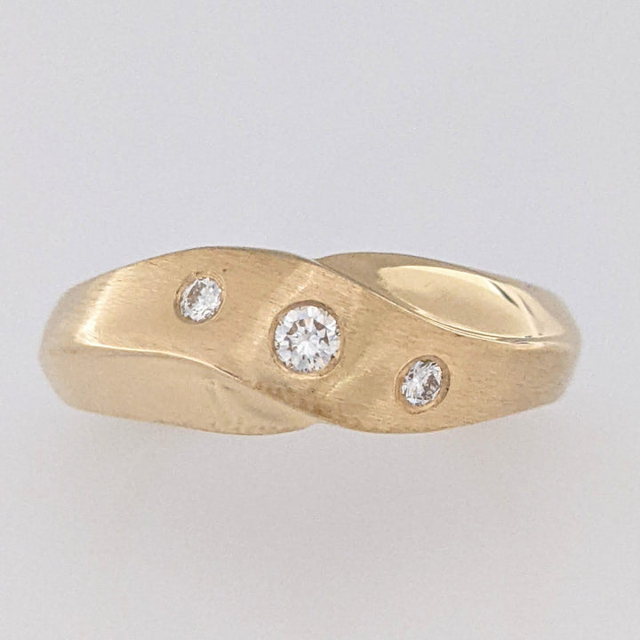 14K .12 CARAT TOTAL WEIGHT SI2 DIAMOND ROUND (3) BEZEL SET FANCY ESTATE RING 5.0 GRAMS