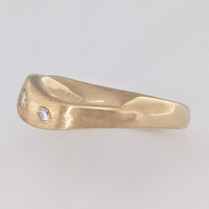 14K .12 CARAT TOTAL WEIGHT SI2 DIAMOND ROUND (3) BEZEL SET FANCY ESTATE RING 5.0 GRAMS