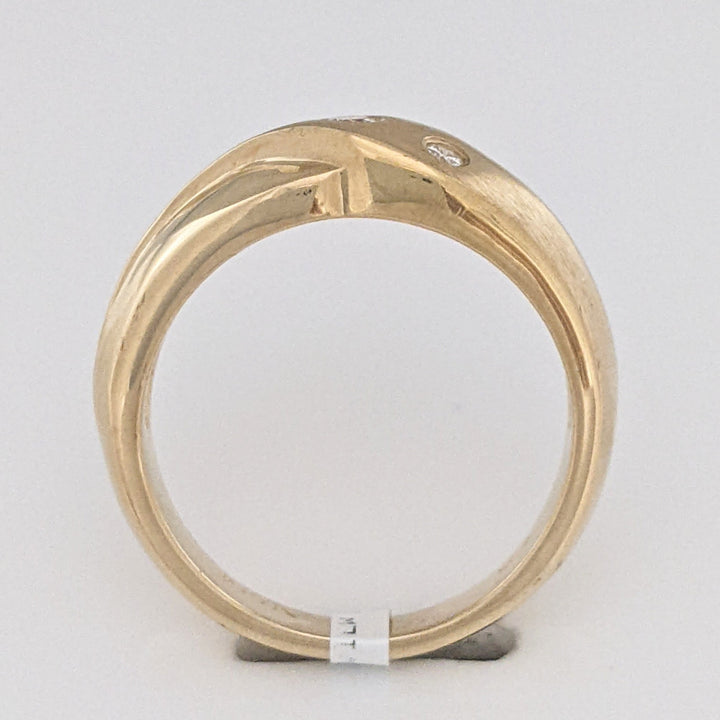 14K .12 CARAT TOTAL WEIGHT SI2 DIAMOND ROUND (3) BEZEL SET FANCY ESTATE RING 5.0 GRAMS