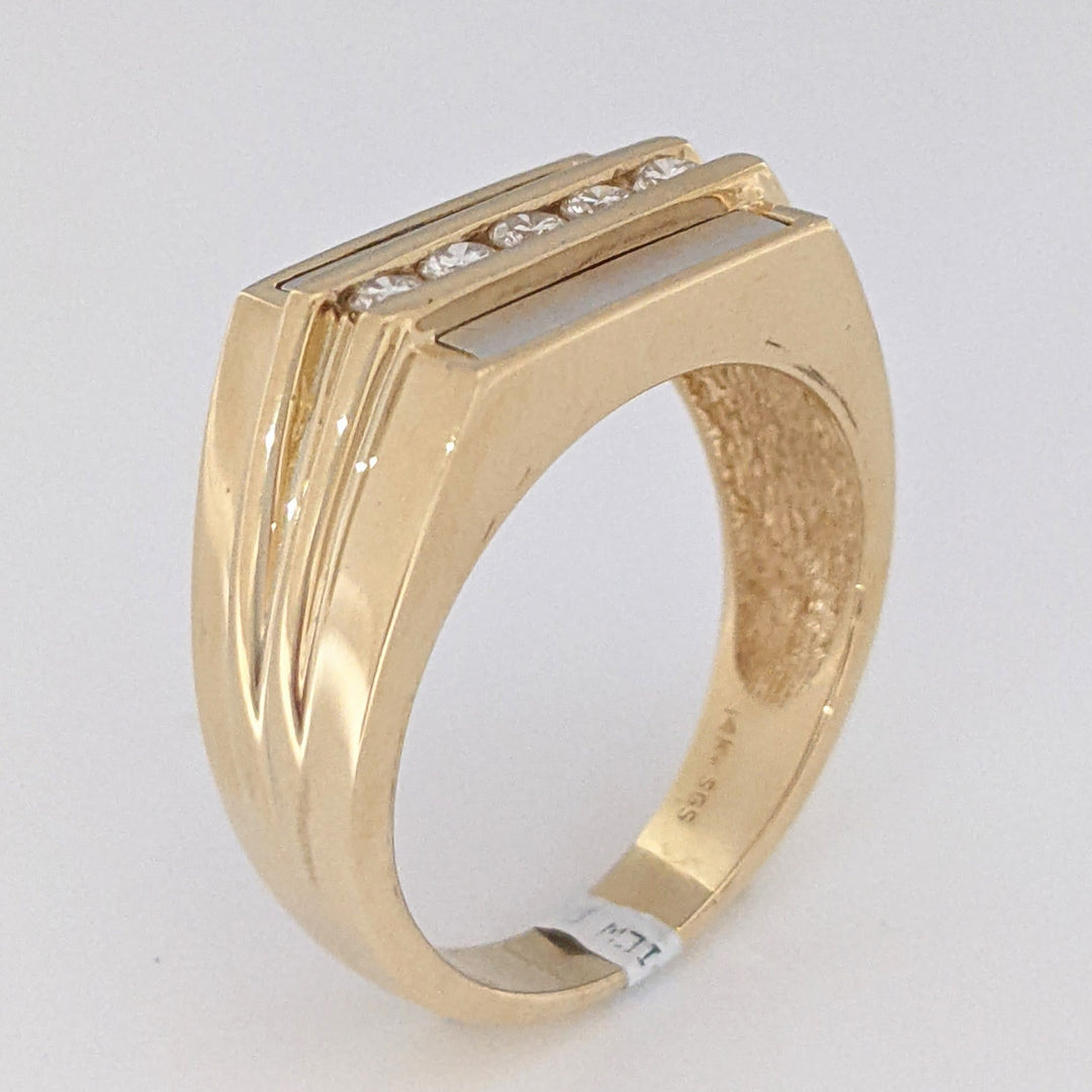 14K TWO-TONE .27 CARAT TOTAL WEIGHT (5) ROUND DIAMOND ESTATE RING 9.7 GRAMS